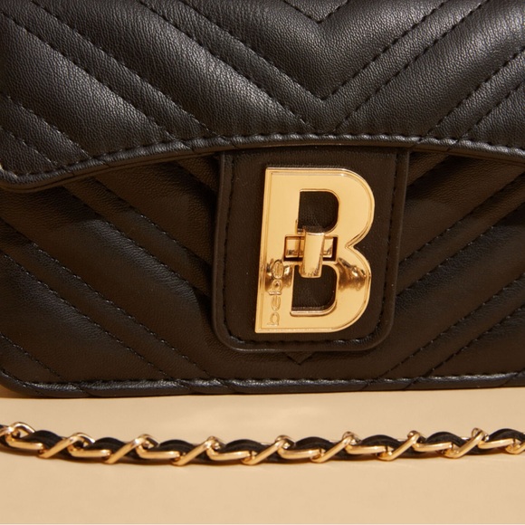 Bebe Black Quilted Faux Leather Crossbody Bag Gold-tone Hardware Chain Strap - Picture 2 of 5
